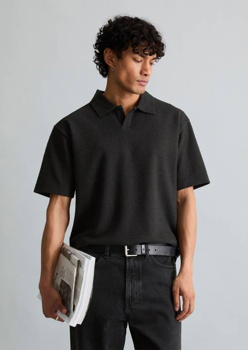 Polo relaxed Black en vue de face