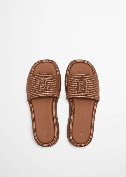 Platform slides model Larissa Burnt Oak in top view