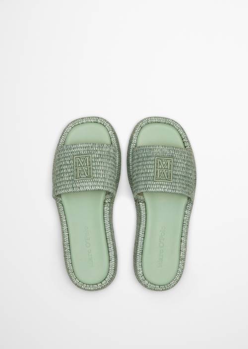 Platform slides model Larissa Calm Sage in top view