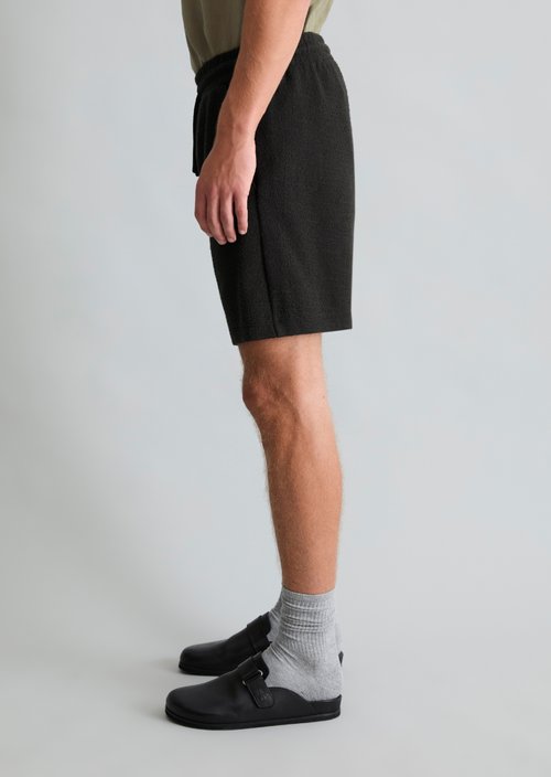 Relaxed shorts — Black