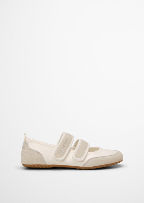 Ballerina model Lola — MO'P Offwhite