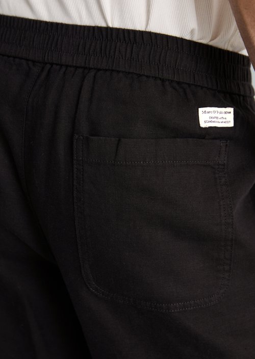 Relaxed shorts — Black