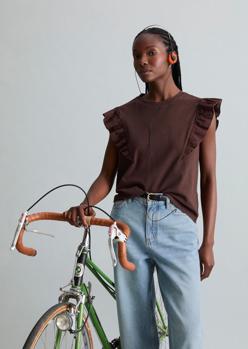 Sleeveless ruffle top regular — Burnt Aubergine