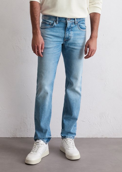 Jeans model Sjöbo shaped — Light Blue