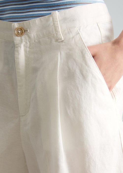 Pleated shorts regular — Silky White