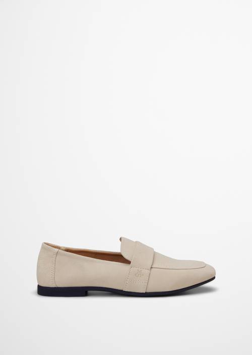 Loafer Model Safina Grey Silk Ansicht rechter Schuh von außen