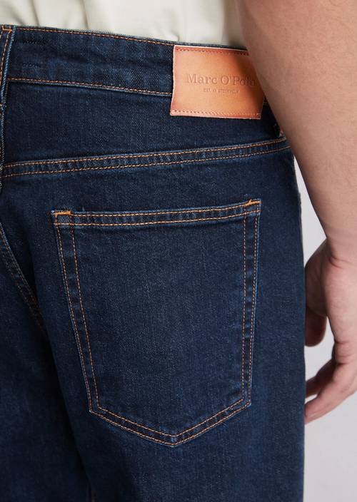 Jeans Model Accilo tapered Dark Blue in Detailansicht