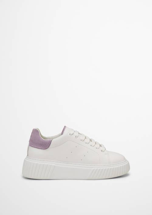 Sneaker Model Svea White Ansicht rechter Schuh von außen