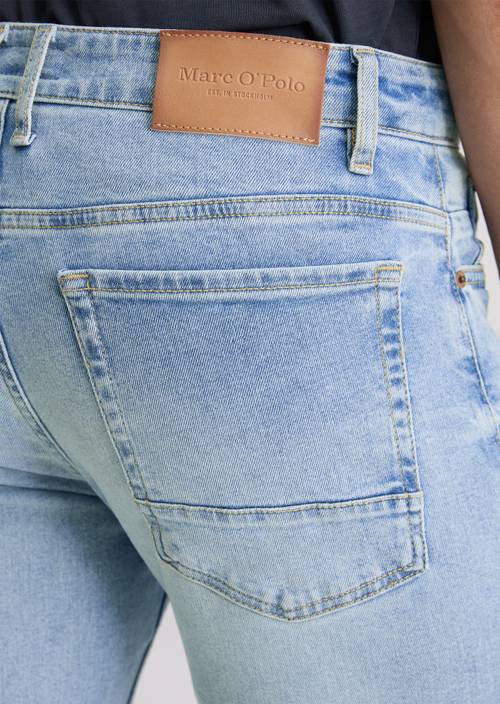 Jeans modèle Kemi regular Light Blue en vue détaillée