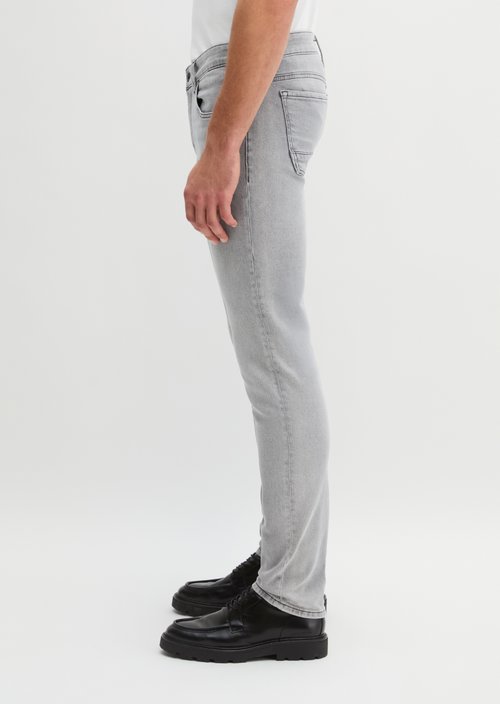 Jeans model Sjöbo shaped — Light Grey Wash