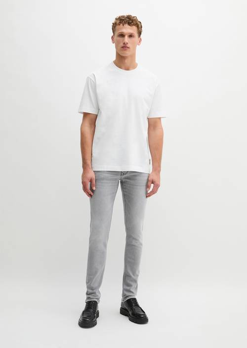 Jeans model Sjöbo gevormd Light Grey Wash in vooraanzicht