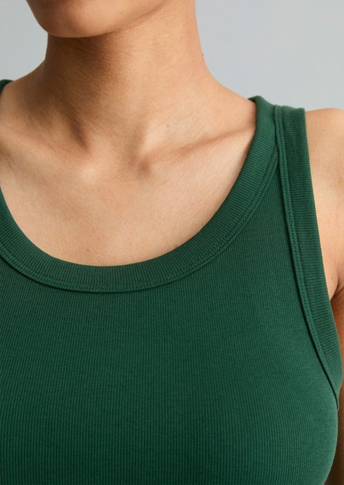 Slim-Fit Ribbed Tank Top — Rich Emerald
