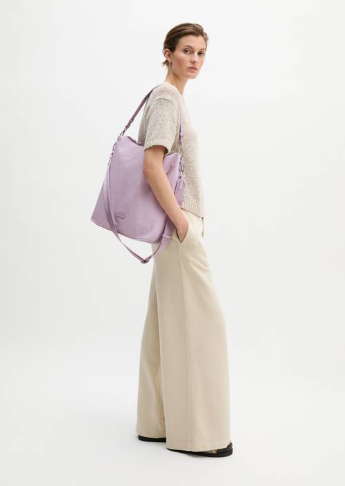 Hobo Bag Dusty Lavender getragen am Model