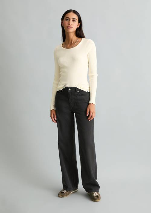 Tomke Wide Jeans Black in front view