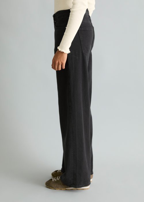 Tomke Wide Jeans — Black