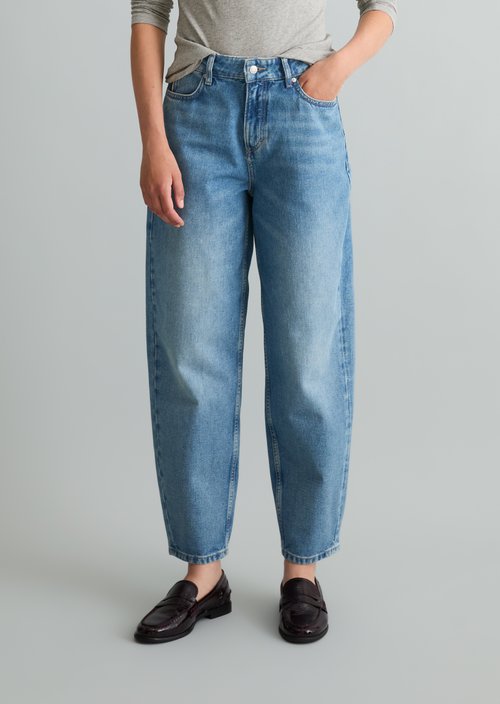 Stine Relaxed Barrel Cropped Jeans — Bright Blue