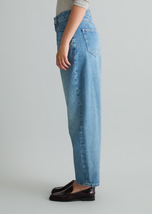 Stine Relaxed Barrel Cropped Jeans — Bright Blue