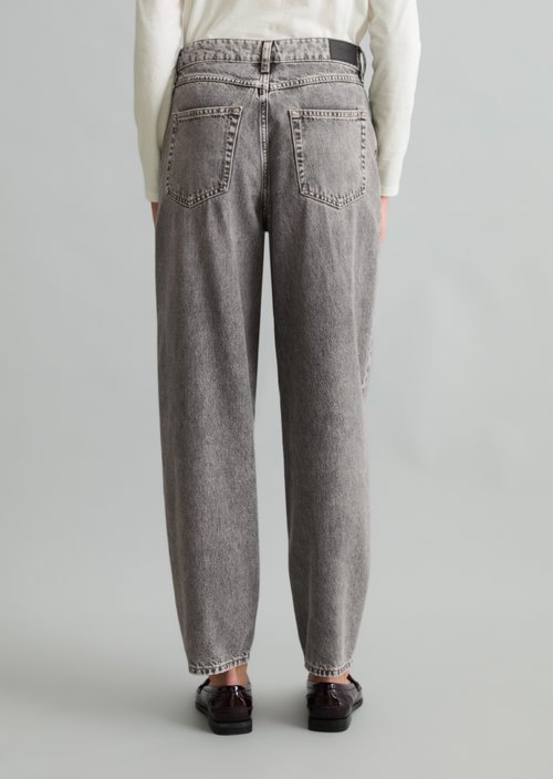 Stine Barrel Cropped Jeans — Medium Grey