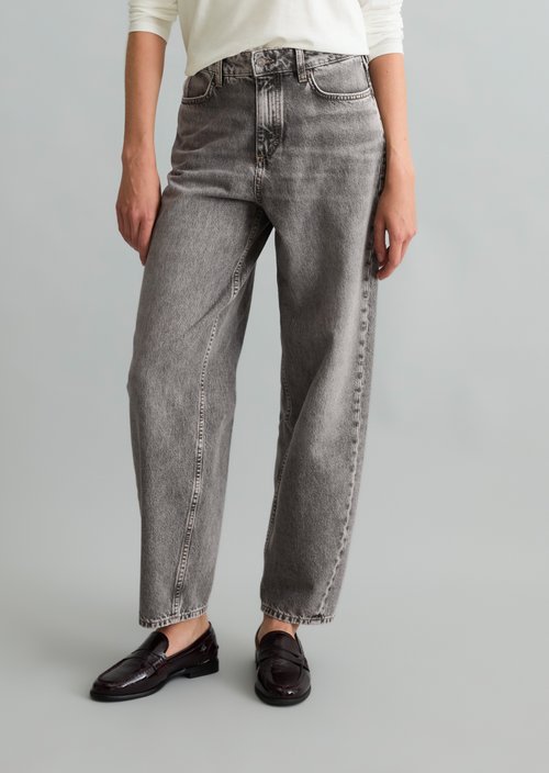 Stine Barrel Cropped Jeans — Medium Grey