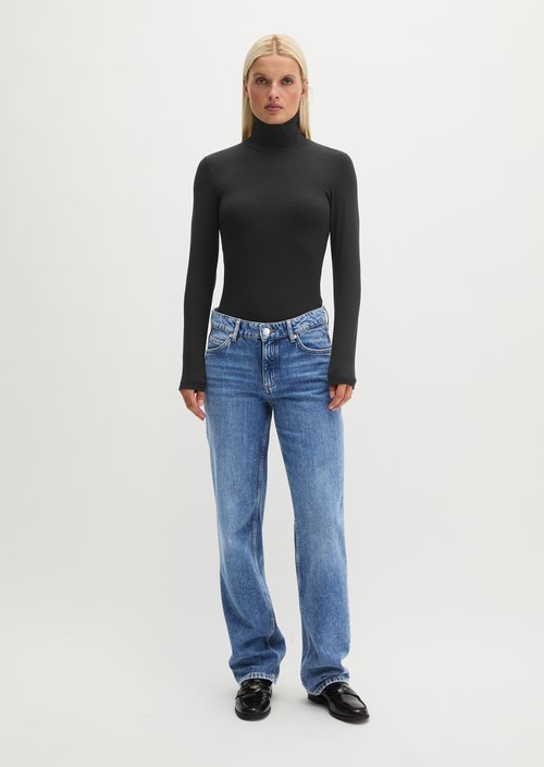 Elin Straight-Leg Jeans — Medium Blue