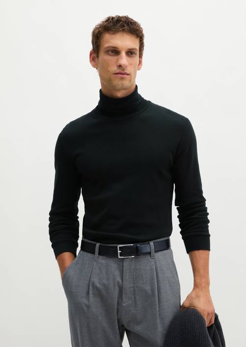 Turtleneck Long-Sleeve Shirt Black in front view