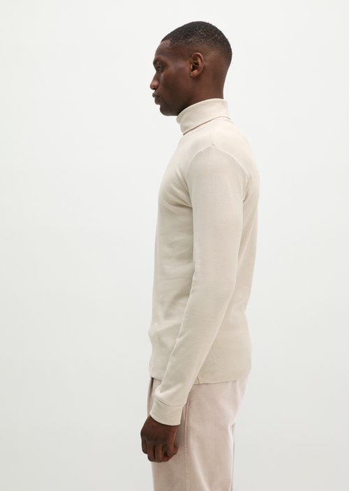 Turtleneck Long-Sleeve Shirt — Linen Beige
