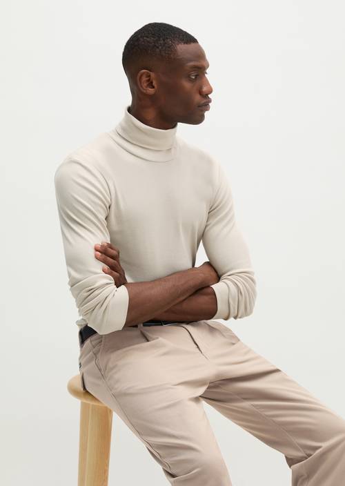Turtleneck Long-Sleeve Shirt Linen Beige in front view