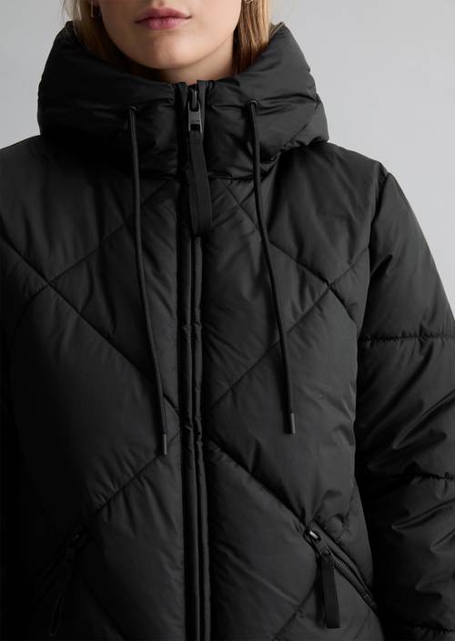Kapuzen-Steppjacke relaxed Black in Detailansicht