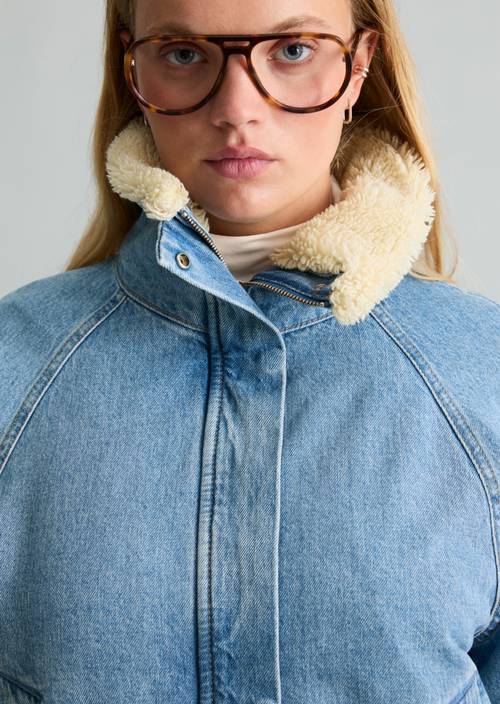 Relaxed-fit denim jacket Medium Blue in detail view