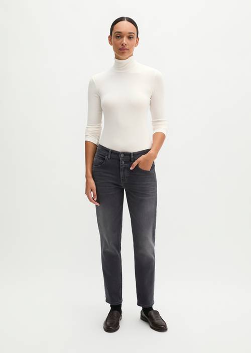 Jean modèle Theda, coupe boyfriend, longueur raccourcie Medium Grey in Frontalansicht