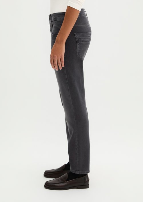 Theda Boyfriend Cropped Jeans — Medium Grey