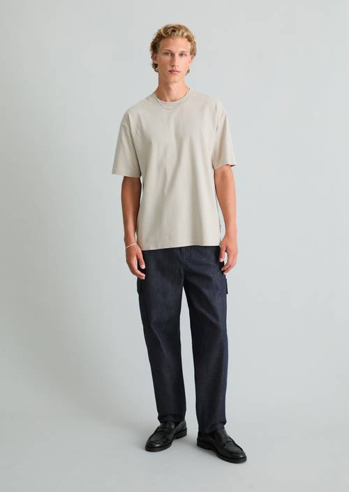 Cargo-Jeans Model Isak wide tapered cropped Dark Blue in Frontalansicht