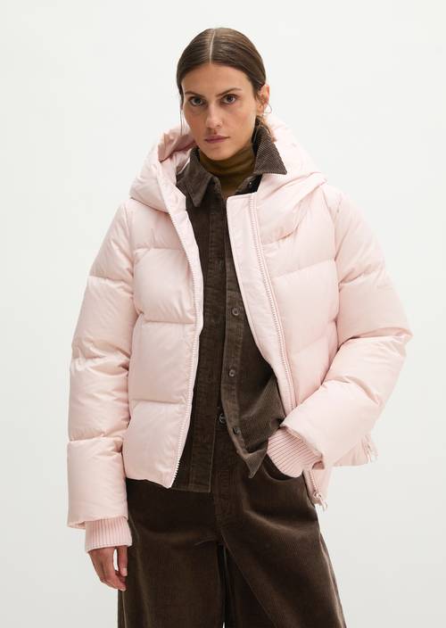 Doudoune matelassée à capuche, coupe classique Pale Rose en vue de face