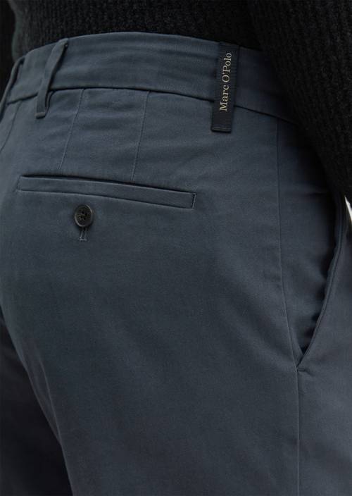 Chino Model Mads regular Peppercorn Grey in Detailansicht