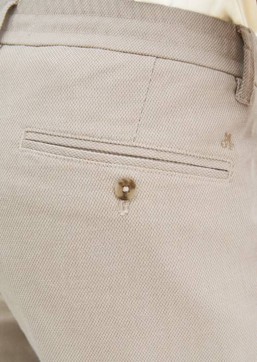 Chino Model Stig Jogger Plooien gevormd Medium Beige in detailaanzicht