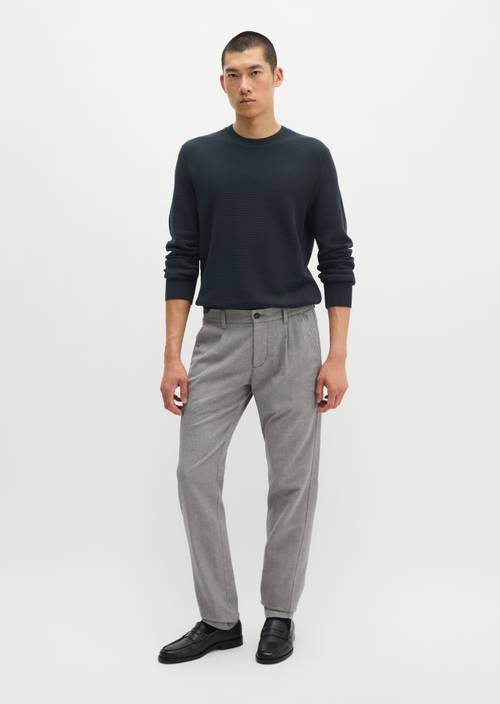Chino Model Stig Jogger Plooien gevormd Dark Blue in vooraanzicht