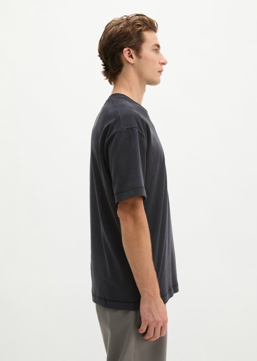 Relaxed T-shirt — Black