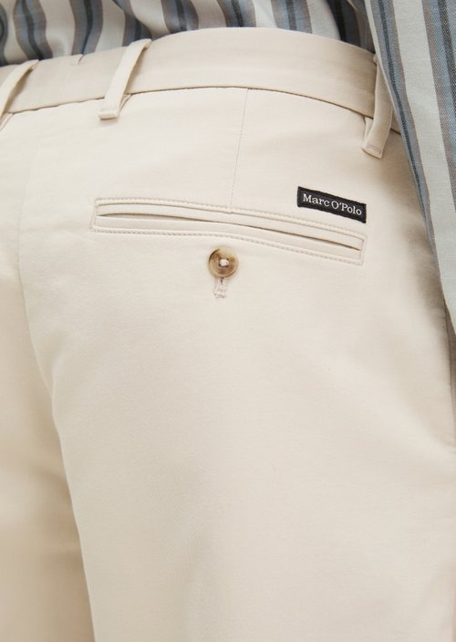 Chino model Bent relaxed — Grey Silk
