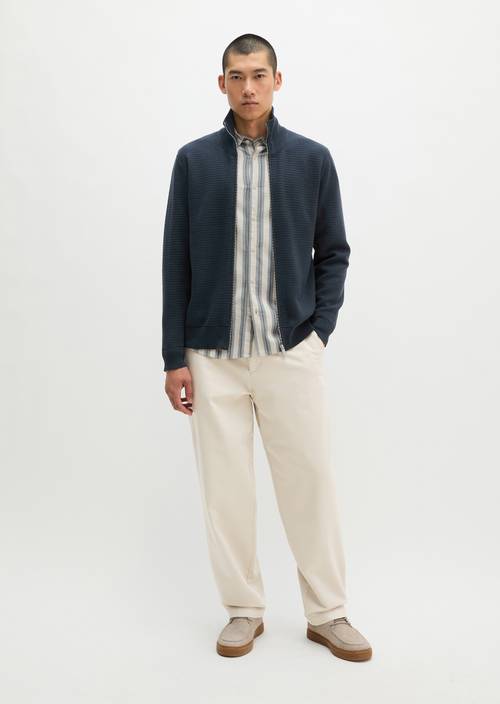Chino modèle Bent relaxed Grey Silk en vue de face