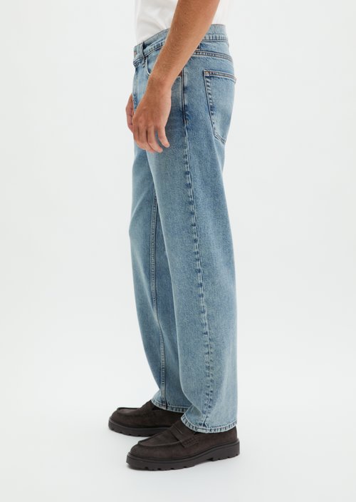 Kalmo Straight-Leg Jeans — Medium Blue