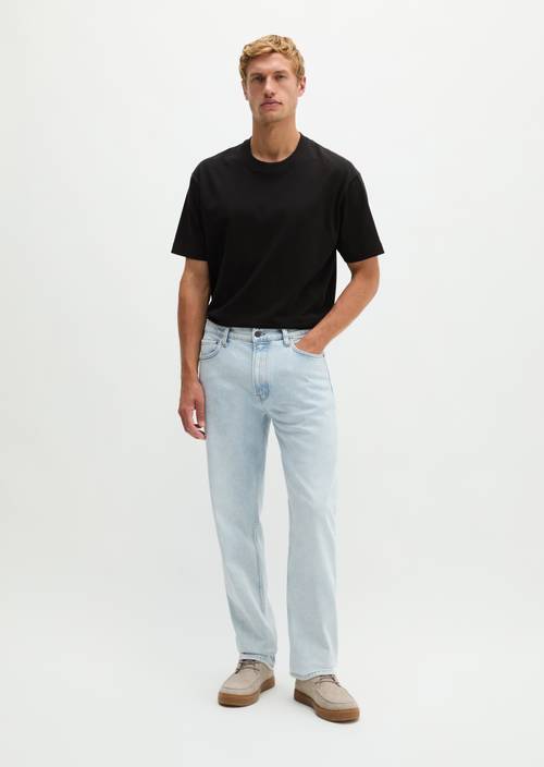Jeans Model Kalmo straight Light Blue in Frontalansicht
