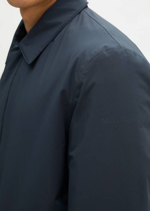 Veste courte MOP x Function Peppercorn Grey en vue détaillée