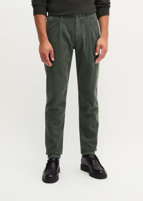 Osby Pleated Tapered Corduroy Pants — Skipping Stone