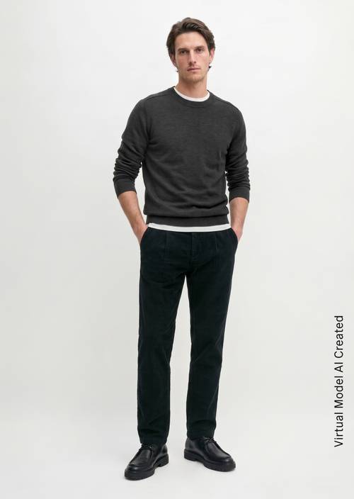 Cordhose Model Osby pleats tapered Dark Navy in Frontalansicht