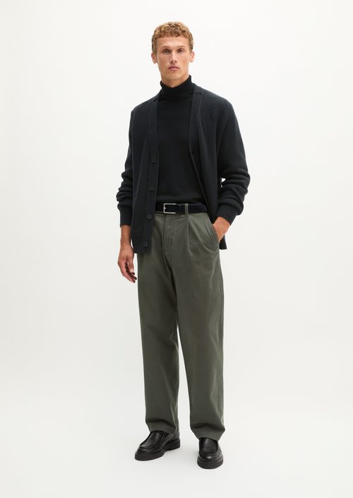 Chino Model Mossbo Pleats Straight — Wooden Earth