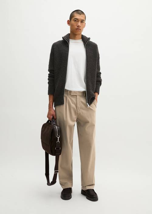 Chino Model Mossbo pleats straight Charleston Gray in Frontalansicht