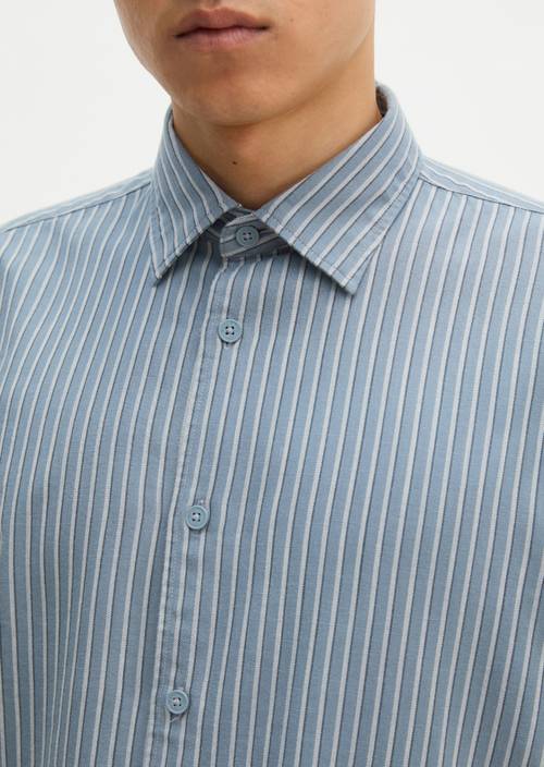 Chemise en sergé, coupe classique Medium Blue en vue détaillée