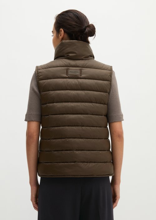 Lightweight quilted vest fitted — Burnt Coffee