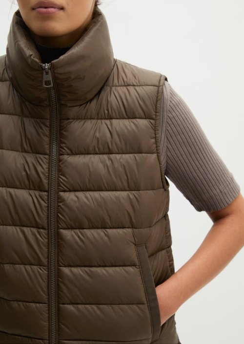 Lightweight quilted vest fitted — Burnt Coffee