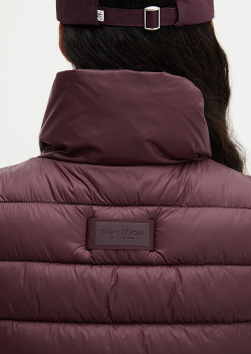 Lightweight quilted vest fitted — Black Cherry